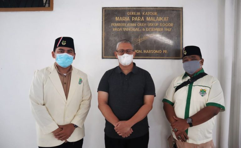 Foto Bersama: Romo Widi bersama Pemuda Katolik Komda Jawa Barat IMG-20210228-WA0025