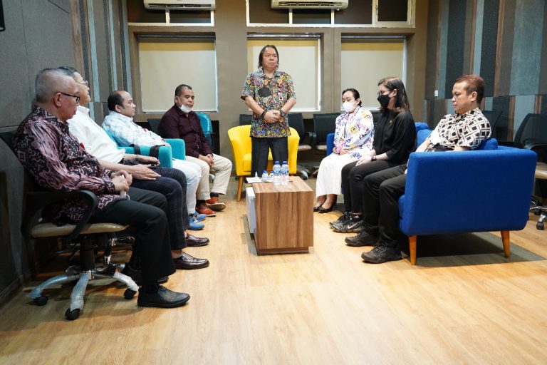 Yayasan Universitas Moestopo Farhany Sefina Kusparmanto 3