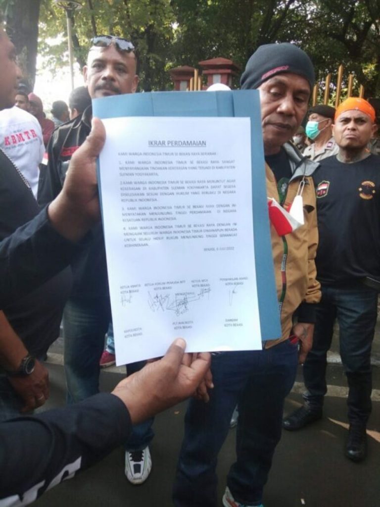 berita-hari-ini-www.mediapatriot.co.id-pastikan-rusuh-babarsari-tidak-menyebar-gabungan-kelompok-masyarakat-maluku-gelar-aksi-damai-nyatakan-komitmen-jaga-toleransi-1-scaled