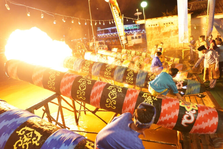 Tradisi_Permainan_Meriam_Karbit_Jadi_Magnet_Wisatawan-pemkot-pontianak-0