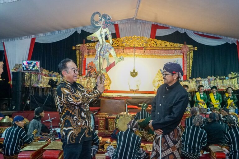 6638784067363_1714976832