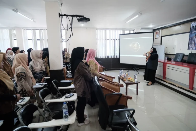 kfnUSxfGKhmZlCKlvR1uBeCLCEi9PrYB1RlY5og1