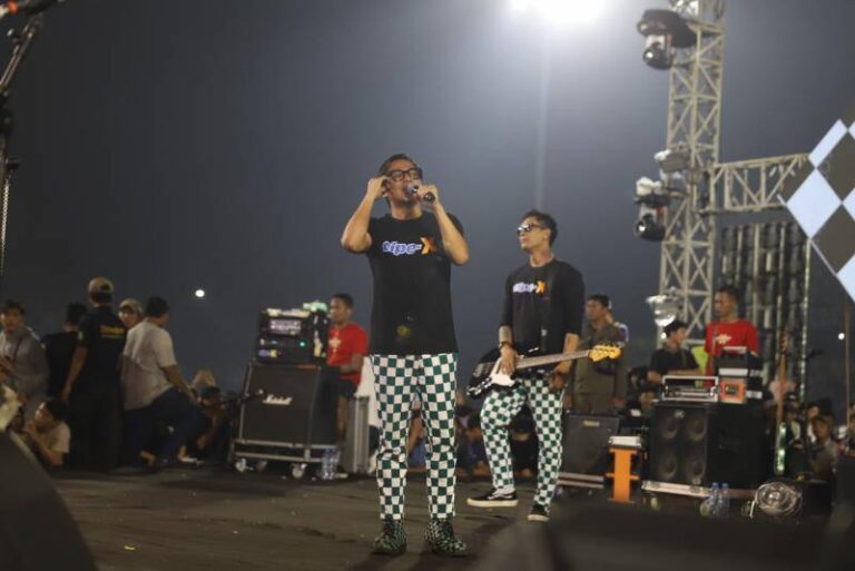 120725-0be0c9b24dfac38da9a86de6cc30e6d3-120725