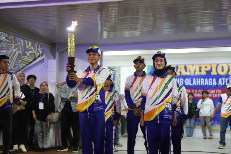 43261puluhan-ribu-masyarakat-meriahkan-pembukaan-popda-xi-banten-di-stadion-benten-reborn-kota-tangerang-43261