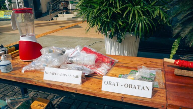 Kejari-Purbalingga-Musnahkan-Barang-Bukti-dari-53-Perkara-Tindak-Pidana3-1024x576