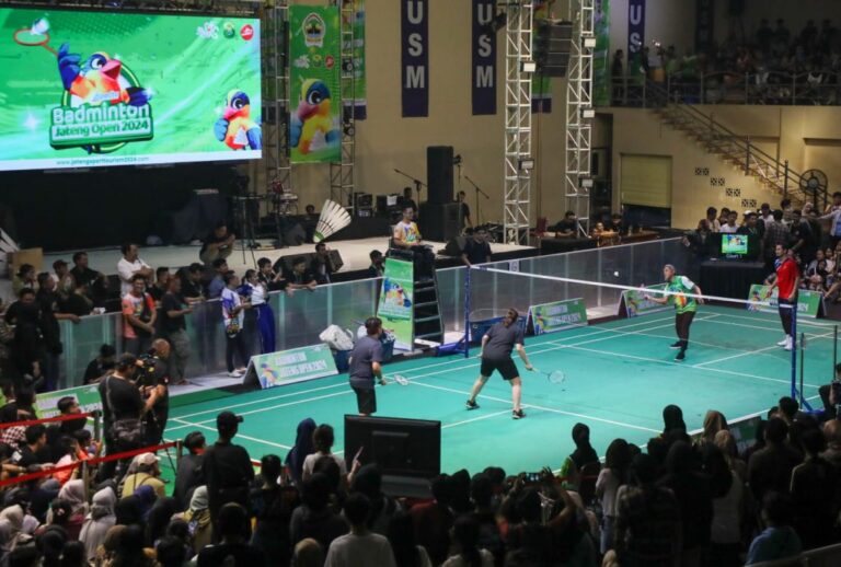 Specta-badminton2-1024x691