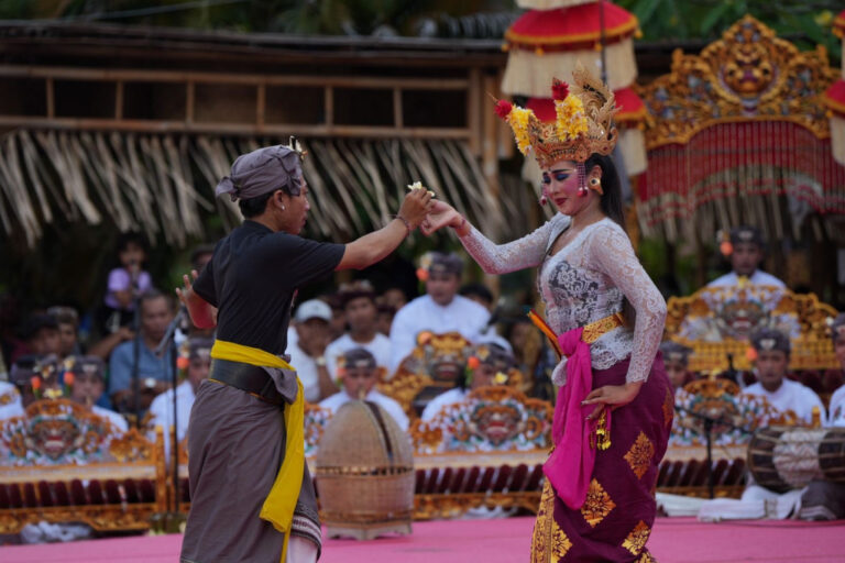 2bcd8dcb-605a-4cdc-96ca-118ac528db7c