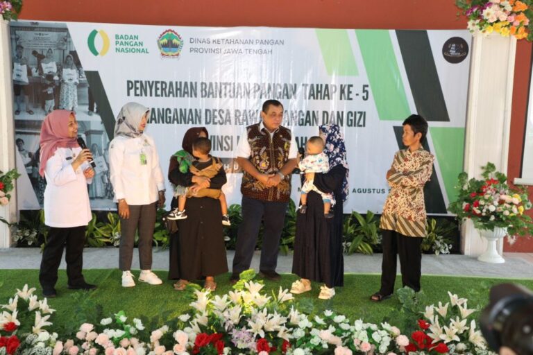 Bantuan-Pangan-Jateng-1024x682 (1)