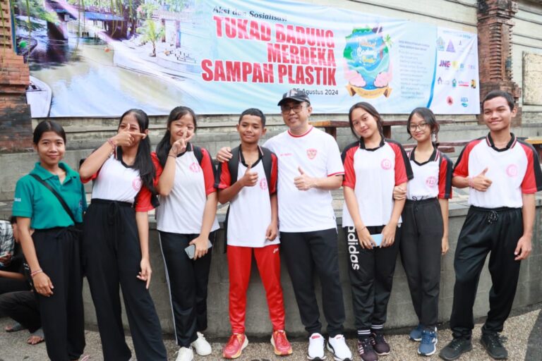 Berita_242608090823_walikota-jaya-negara-apresiasi-aksi-dan-sosialisasi-tukad-badung-merdeka-sampah