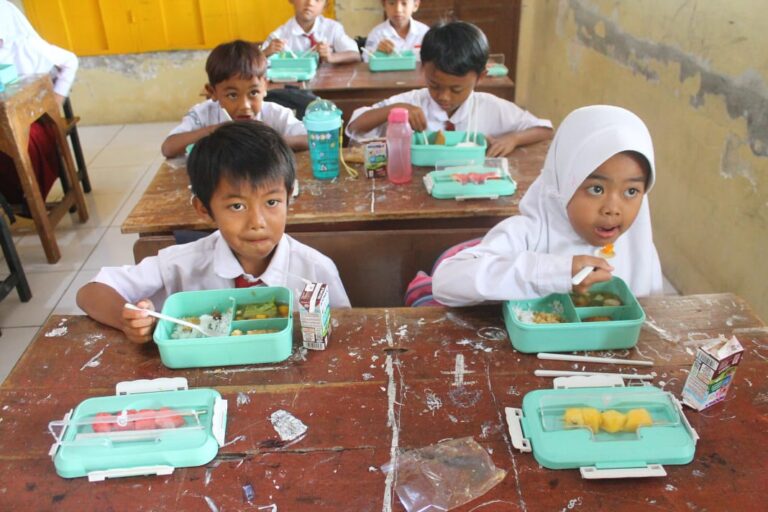 Uji-Coba-Makanan-Bergizi-Gratis5