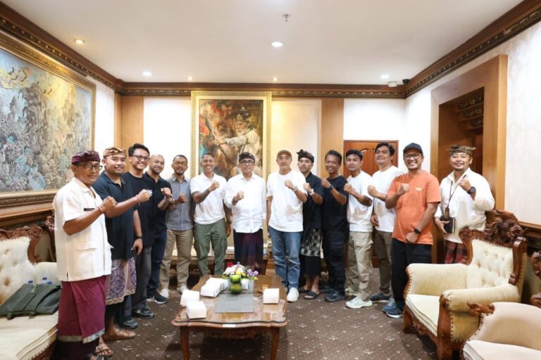 Berita_250703080335_peringati-hari-air-sedunia-pemkot-denpasar-gandeng-komunitas-no-club-club-dan-tasix-adventure-gelar-beach-clean-up-2025