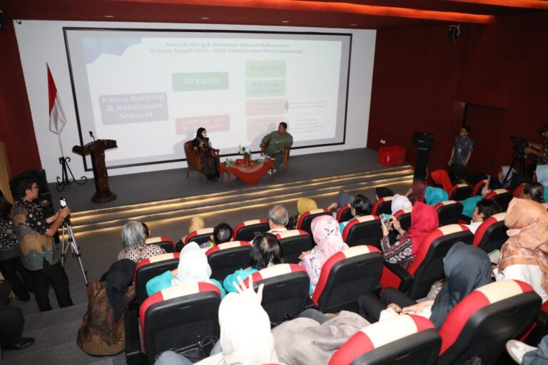 Bedah-Buku-Nawal-di-Perpus3-1024x682